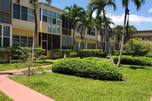 851 NE 14th Ave, Hallandale Beach, FL 33009 - Photo 2