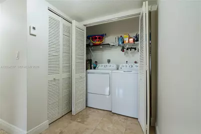 9371 Fontainebleau Blvd #I204, Miami, FL 33172 - Photo 22