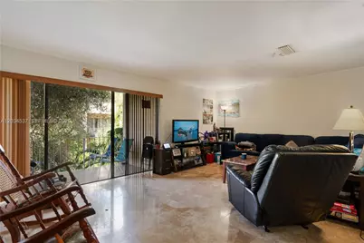 9371 Fontainebleau Blvd #I204, Miami, FL 33172 - Photo 2