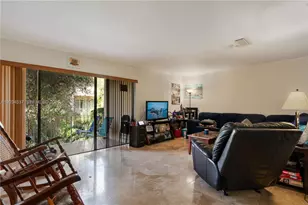 9371 Fontainebleau Blvd, Miami, FL 33172 - Photo 2