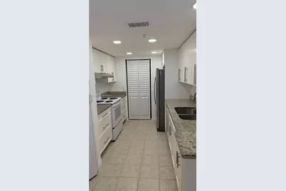 4171 N Haverhill Rd #1012, West Palm Beach, FL 33417 - Photo 12