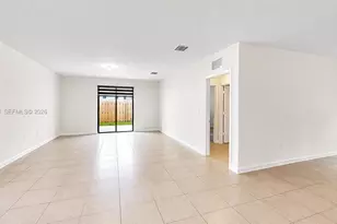 2434 NE 1st St, Homestead, FL 33033 - Photo 8