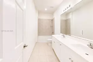2434 NE 1st St, Homestead, FL 33033 - Photo 22