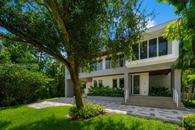 425 Harbor Dr, Key Biscayne, FL 33149 - Photo 1