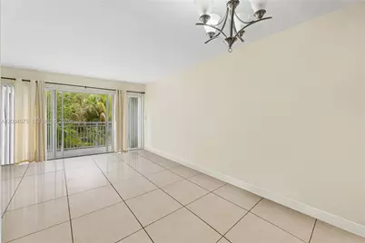 9371 Fontainebleau Blvd #I201, Miami, FL 33172 - Photo 8