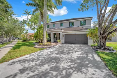731 Tulip Cir, Weston, FL 33327 - Photo 2