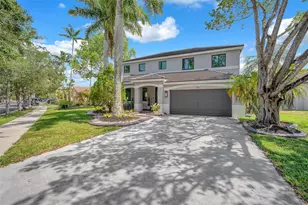 731 Tulip Cir, Weston, FL 33327 - Photo 2