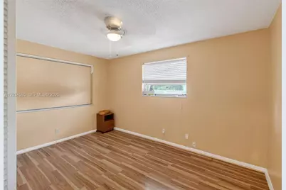 1901 N 56th Ave, Hollywood, FL 33021 - Photo 18