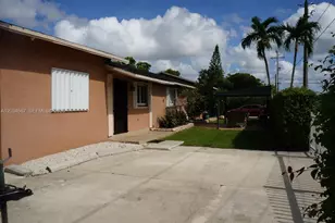 67 NE 13th St, Homestead, FL 33030 - Photo 2