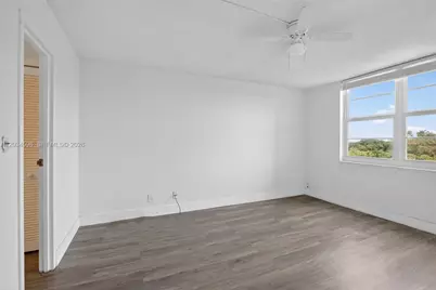 250 Jacaranda Dr #703, Plantation, FL 33324 - Photo 16