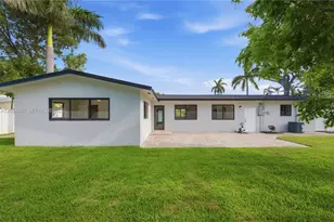 2731 NE 52nd St, Lighthouse Point, FL 33064 - Photo 32