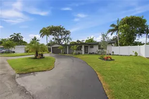2731 NE 52nd St, Lighthouse Point, FL 33064 - Photo 28