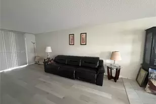 8990 S Hollybrook Blvd, Pembroke Pines, FL 33025 - Photo 20