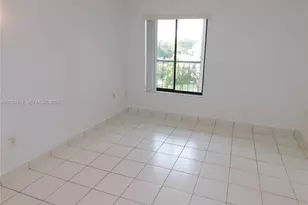 8025 SW 107th Ave, Miami, FL 33173 - Photo 6