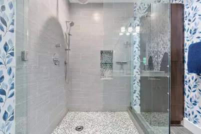 895 NE 129th St, North Miami, FL 33161 - Photo 22