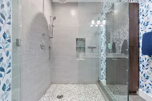 895 NE 129th St, North Miami, FL 33161 - Photo 22