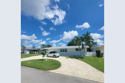 1211 NW 87th Way, Pembroke Pines, FL 33024 - Photo 2