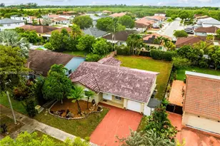 17766 SW 154th Pl, Miami, FL 33187 - Photo 2