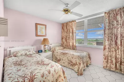 250 Jacaranda Dr #704, Plantation, FL 33324 - Photo 18