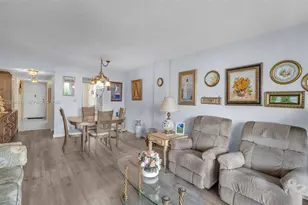 250 Jacaranda Dr, Plantation, FL 33324 - Photo 14