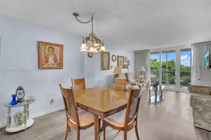 250 Jacaranda Dr, Plantation, FL 33324 - Photo 16