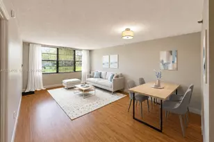900 St Charles Pl, Pembroke Pines, FL 33026 - Photo 4