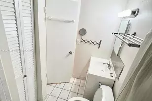 905 Brickell Bay Dr, Miami, FL 33131 - Photo 14