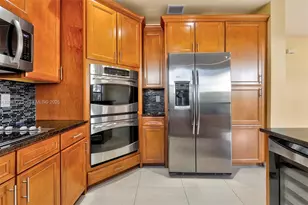 8890 NW 99th Path, Doral, FL 33178 - Photo 10