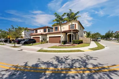 8890 NW 99th Path, Doral, FL 33178 - Photo 2