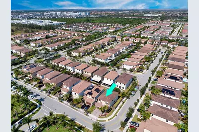 8890 NW 99th Path, Doral, FL 33178 - Photo 2