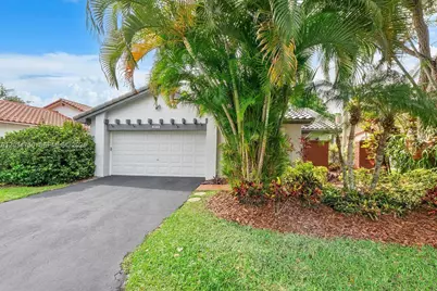 2073 Montpeliar, Weston, FL 33326 - Photo 2