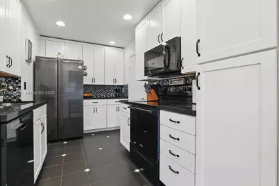 5874 SW 97th Ter, Cooper City, FL 33328 - Photo 4