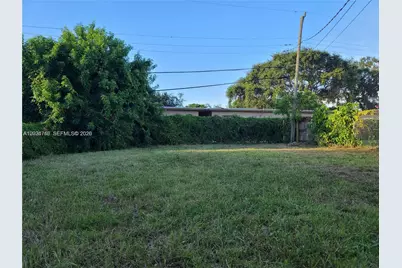 2581 NW 13th Ct, Fort Lauderdale, FL 33311 - Photo 2