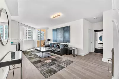 300 S Pointe Dr #809, Miami Beach, FL 33139 - Photo 4