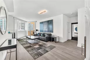 300 South Pointe Dr, Miami Beach, FL 33139 - Photo 4