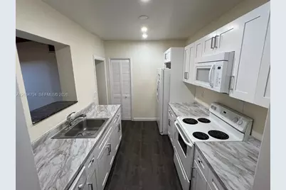 4427 SW 16th St, Miami, FL 33134 - Photo 8