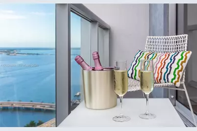 485 Brickell Ave #3211, Miami, FL 33131 - Photo 2
