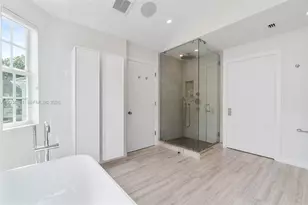 19941 NE 36th Pl, Aventura, FL 33180 - Photo 22
