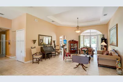 9810 NW 137th St, Hialeah Gardens, FL 33018 - Photo 42