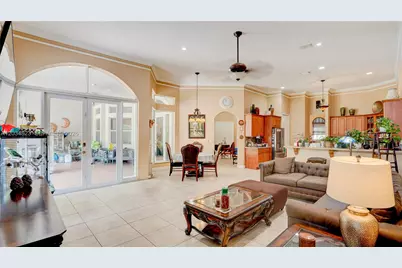 9810 NW 137th St, Hialeah Gardens, FL 33018 - Photo 36