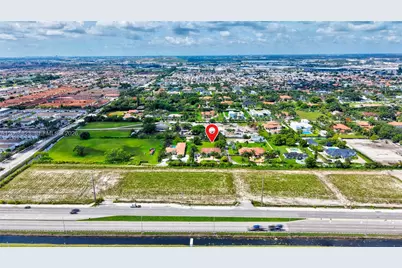 9810 NW 137th St, Hialeah Gardens, FL 33018 - Photo 88