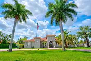 9810 NW 137th St, Hialeah Gardens, FL 33018 - Photo 4