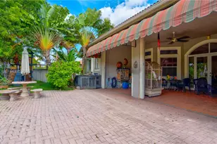 9810 NW 137th St, Hialeah Gardens, FL 33018 - Photo 16