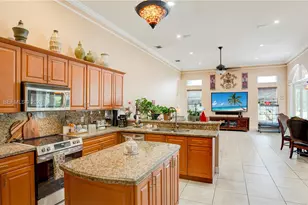 9810 NW 137th St, Hialeah Gardens, FL 33018 - Photo 30