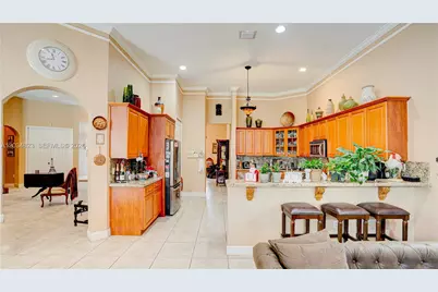 9810 NW 137th St, Hialeah Gardens, FL 33018 - Photo 34