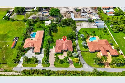 9810 NW 137th St, Hialeah Gardens, FL 33018 - Photo 84
