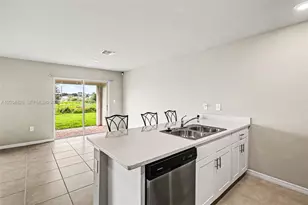 9045 Maywood Cir, Labelle, FL 33935 - Photo 8