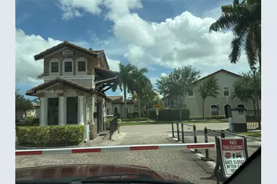 10383 NW 30th Ter, Doral, FL 33172 - Photo 2