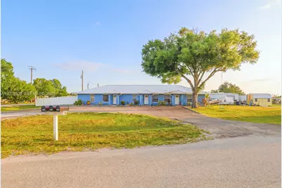 810 SW 2nd St, Okeechobee, FL 34974 - Photo 2