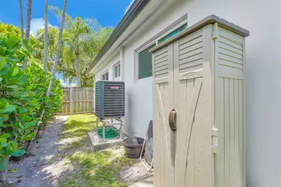 240 Nahkoda Dr, Miami Springs, FL 33166 - Photo 50